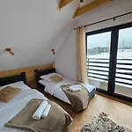 Okno Na Gory Apartment *